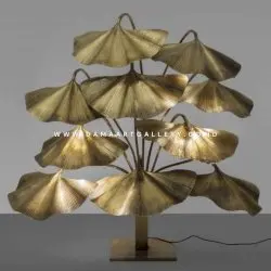 Lampu Standing Kuningan Unik